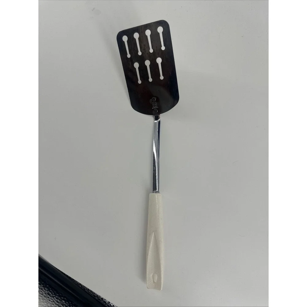 EKCO Vintage Slotted‎ Spatula Turner Chromium Plated USA White Handle MCM Silver